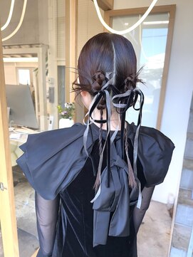 ホワイトルーム(White Room) ツインのタイトリボンアレンジ
