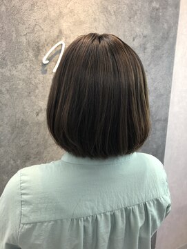 ノイ(Noy) ベージュ系ハイライトボブ