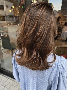 レビーヘアー(Revie hair) ★大人女性発見★白髪ボカシ！ハイライトカラー♪