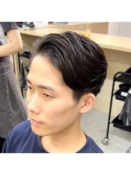 ニコフクオカヘアーメイク(NIKO Fukuoka Hair Make) 「NIKO」アップバングパーマ　サイドパートパーマセンターパート