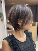 ショートヘアショートボブ白髪ぼかしハイライトカラーボブ