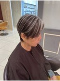 白髪ぼかしハイライト_韓国風_ハイトーン_ショートヘア