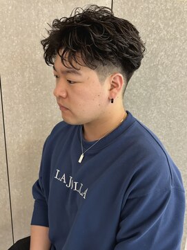 ニアウ 太田店(Niau) メンズショートツイストスパイラルパーマセンターパート群馬太田