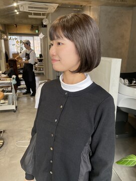 ヒュー(Hue) まとまるボブスタイル