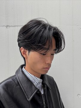 センターパートニュアンスパーマ 滝沢大貴