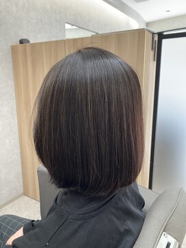 アクシス ファニー(AXIS ファニー) 少し段のついた手入れの楽なボブ