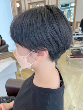 コワファースト 大分(COIFF1RST) グレージュのショートボブ