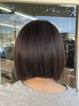 ショコラ(CHOCOLAT) 前下がりボブ