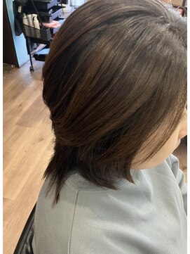 イング(ING) ウルフ風レイヤーカット