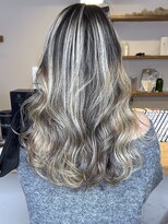 ブレイズヘアー(BLAZEhair)&nbsp;【海外スタイル】ブロンドバレイヤージュ×ブリーチ２回