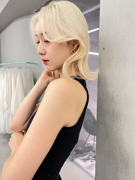 ジーナリア(Xena ria) 姫カットレイヤー/韓国風巻き/ホワイトブロンド/名駅★87