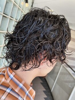 マドラス(MADRAS)の写真/幅広い年齢の男性が気軽に通えるサロン。流行りのカット/カラー/パーマでカッコよく決まるスタイルを提案♪