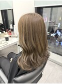 オリーブグレージュ
