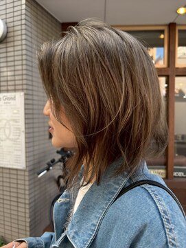 アグランテトラ 野田阪神店(a Gland tetra) 立体感ハッシュカットミディアム×大人センターパート×ベージュ