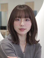 アンアミ オモテサンドウ(Un ami omotesando) くびれミディアムボブのハッシュカットに、シースルーバングとヘ