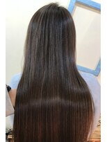 アウリィ(Aulii)&nbsp;ツヤ感美髪ストレートロングうる艶スタイル