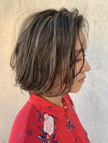 クマ(kuma.)&nbsp;大人ハイライト/ミディアムヘア/ゆるウェーブ