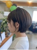 耳掛けショート/束感ショート/小顔補正立体カット/暗髪
