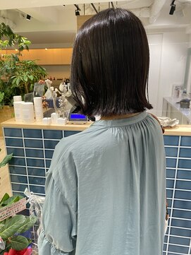 オーシャン(Ocean) ［Ocean Hair&Life 水田成美］トレンド☆切りっぱなし外ハネボブ
