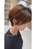 小顔ショート×ヌーディベージュ