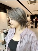 ショートスタイル ハイライト グレージュ 30代