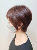 ピンクベージュのショートボブ