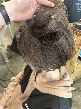 ウィークエンド(WEEKEND) 白髪ぼかしベージュ【カット＋カラー＋トリートメント15400円】