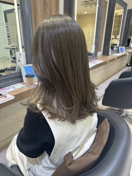 ケンジ 横須賀中央(KENJE) ブリーチなしダブルカラーで作るオリーブグレージュ