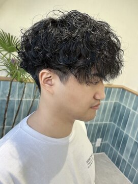 ハチ(HACHI) トレンドツイストスパイラルパーマ