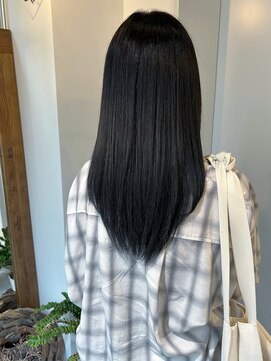 ボルタノット(volta∞knot) ロングレイヤー暗髪スタイル