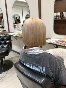 ルイ(ROUIS produced by LUCK 津田沼) ROUIS 津田沼 ホワイトシルバー