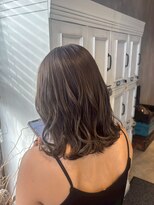 エスケープ トゥ ボナ(ESCAPE to bona.)&nbsp;光を味方につける。好印象な大人ミディアムウェーブ/艶感