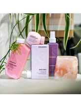 よりすぐりのスタイリング、ヘアケア用品を豊富に取り揃えています。