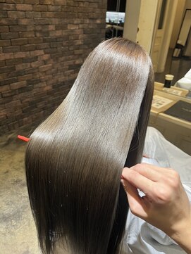アイズニューヨークプレミアムトヤマ(I's New York PREMIUM TOYAMA) 美髪 縮毛矯正/ロングストレート/髪質改善/ブラウングレージュ
