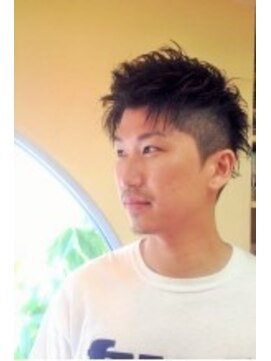 アカラ(AKALA) 無造作な2ブロックショート