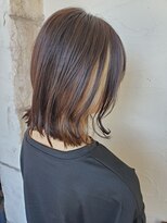 オートゥール(hair room Auteur)&nbsp;20代30代ウルフインナーカラー立体感小顔丸み乾かすだけ