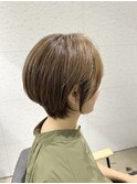 大人ショート×シフォンベージュ