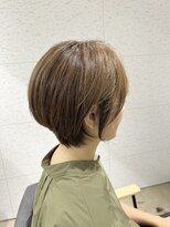 ビーヒアナウ N゜03 金沢駅西店(BE HERE NOW) 大人ショート×シフォンベージュ