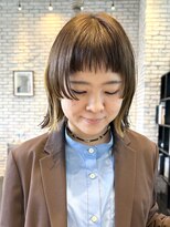 エン(YENN)&nbsp;オン眉でつくる、モードな顔まわり