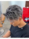 ホワイトシルバーアッシュバレイヤージュサーフフェザーショート