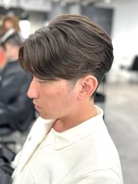 オーバルバイアピッシュ(OVARL by apish)&nbsp;フェザーパーマ毛流れセンターパートメンズパーマ