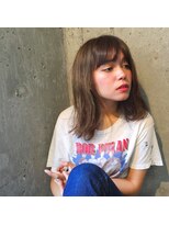 ドロシー(dorothy) 外ハネミディアム × ハイライトカラー