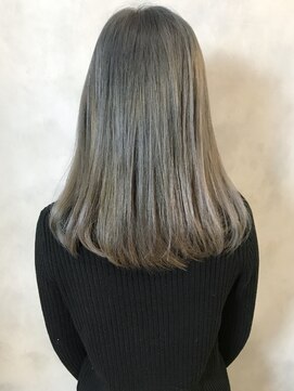 リルア 博多(LIRUA) シルバーアッシュミディ