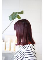 リラ ヘア サロン(rela hair salon)&nbsp;ラズベリーピンクの切りっぱなしロブ