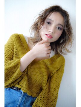 ルタ(LuTa by siesta＆LiCO) グレージュ ひし形シルエット 切りっぱなしボブ エアリー