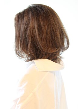 レウナ 外苑前(Reuna) 【30代・40代・50代】カットで造るナチュラルボブ