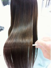 お悩み：広がり・うねりが気になる『ダメージ激しくなった』『髪が硬くなった』→縮毛矯正がオススメ！