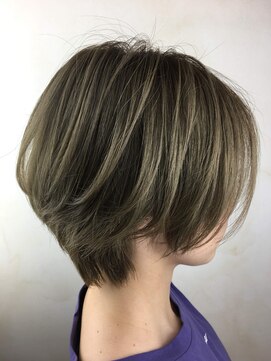 クレアール(CREAR) ハンサムショート×マットベージュ