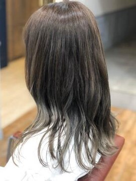 ミーティア バイ クアトロ(Meteor By QUATRO) 色落ちも可愛いグレージュ☆