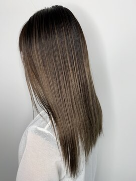 イズ(iss) #ナチュラルハイライトカラー #ナチュラルバレイヤージュ